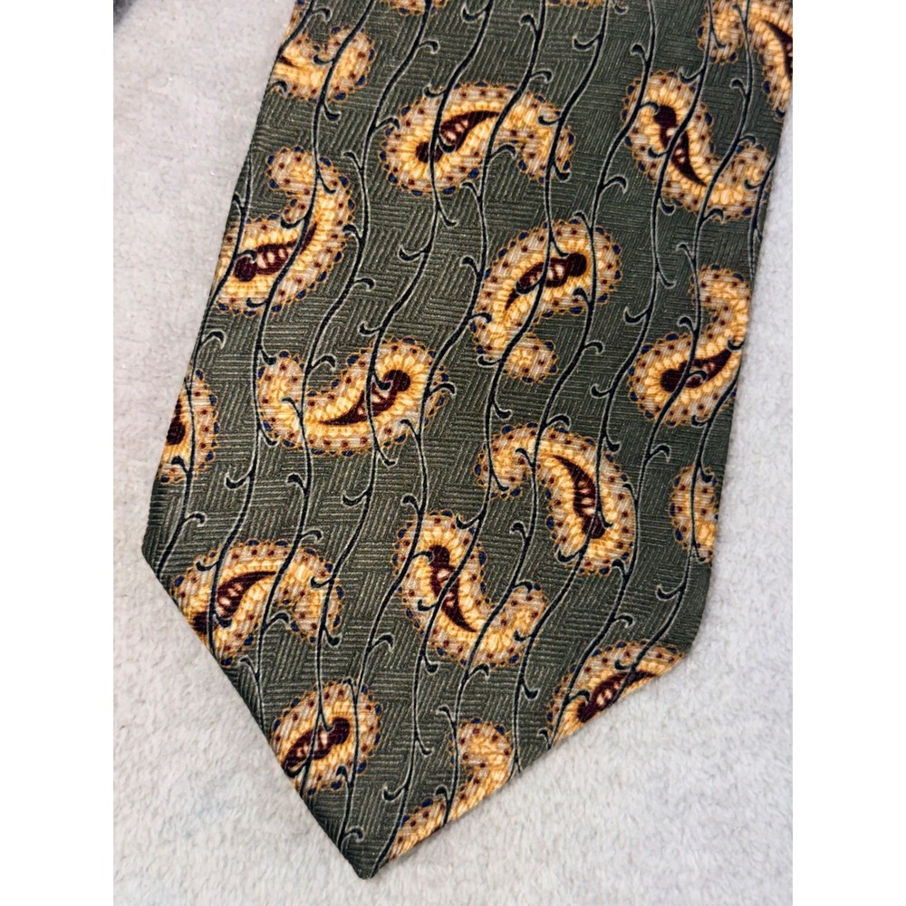 Bill Blass Black Label Mens Silk Necktie Olive Green Gold Paisley Pattern Tie